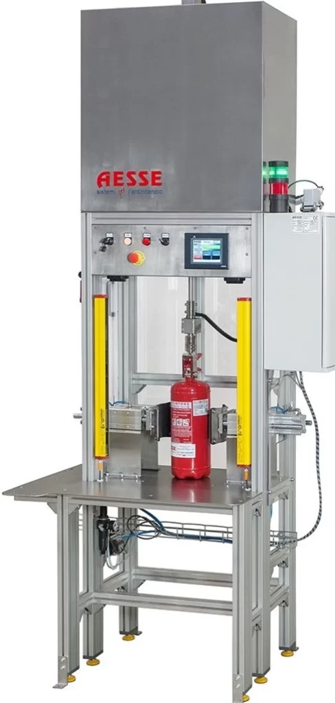 Unità automatica di avvitatura-svitatura valvole per estintori portatili a polvere e schiuma da 4 a 12 kg, predisposta Industria 4.0.